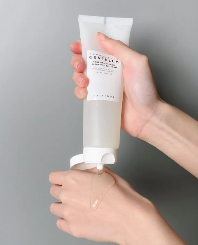 SKIN1004 Madagascar Centella Tone Brightening Cleansing Gel Foam 125ml